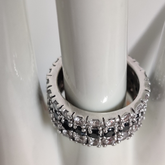 Three Row Sterling Silver Band Ring 💍 White and Black Spinel Stones - Picture 6 of 16